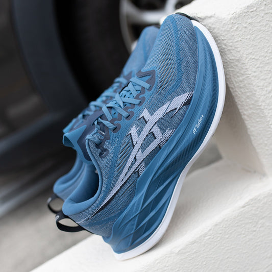 Fresh Walk Unisex ASICS Superblast 2